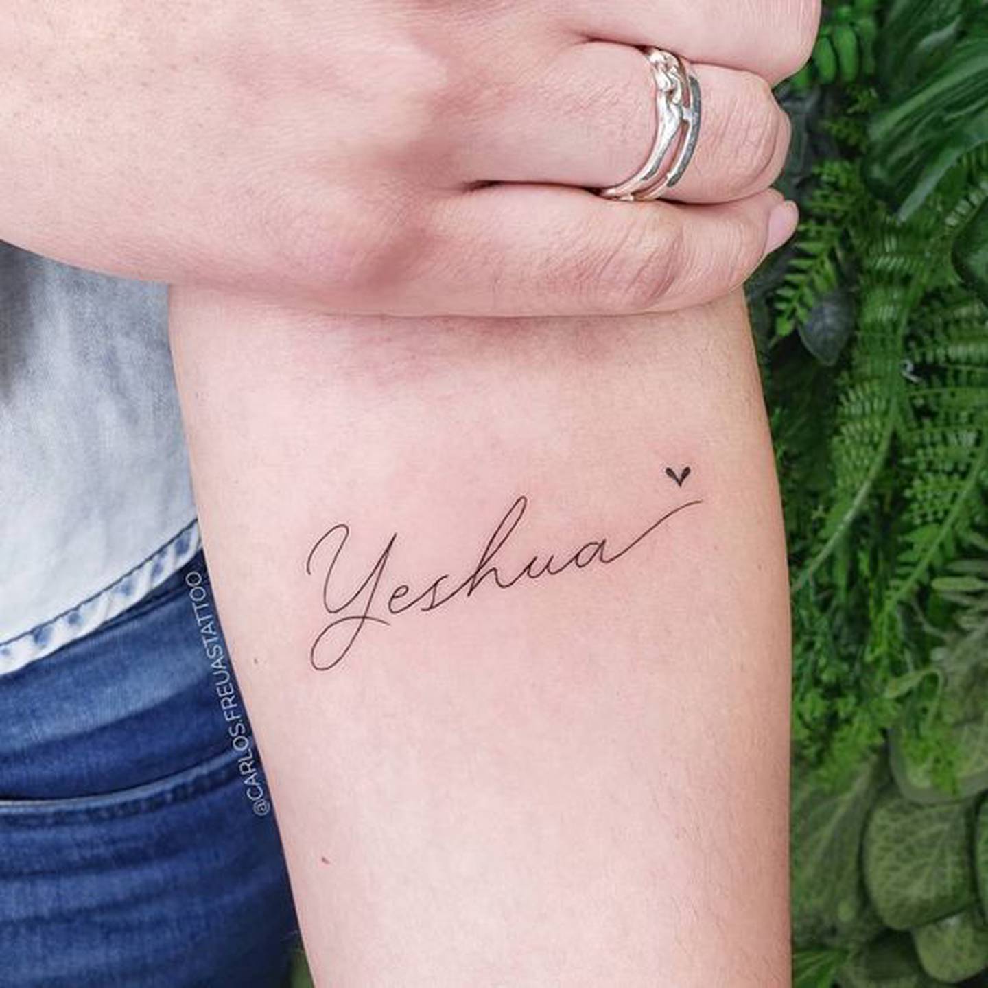 Tatuajes De Nombres Pequeños Para Mujeres Y Recordar A Ese Ser Amado 2061