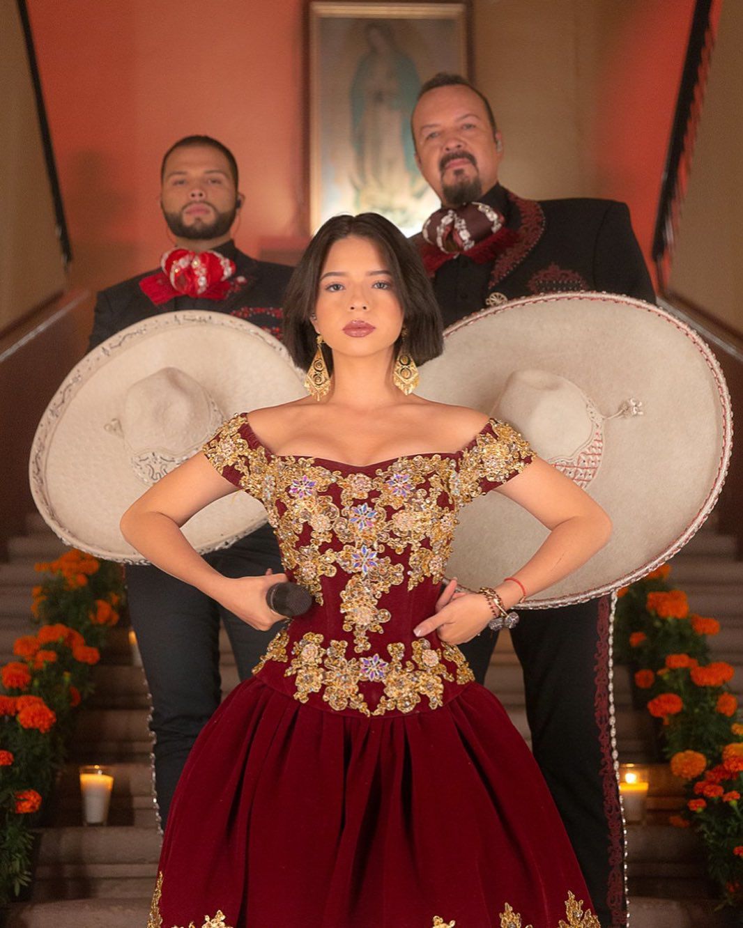 Ángela Aguilar tiết lộ cảm giác làm con gái của Pepe Aguilar: “tức giận” – Nueva Soon