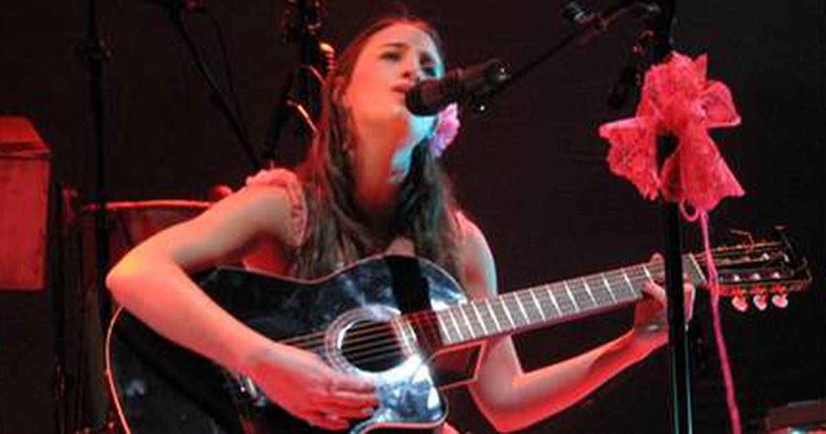 Sabina Odone En Ciclo Otra Cosa Con Guitarras Saborizante