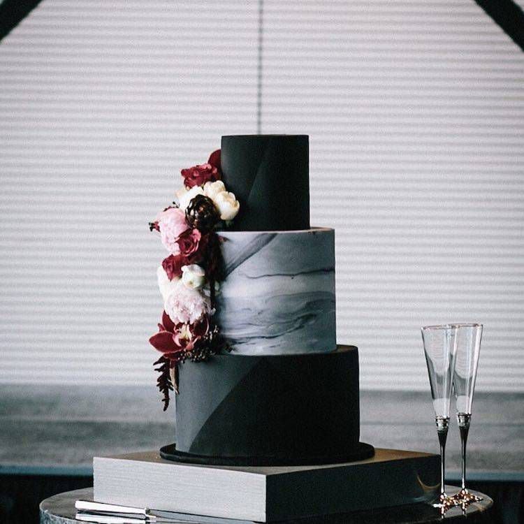 Pasteles de boda negros: una opción elegante y moderna - Sabrosía