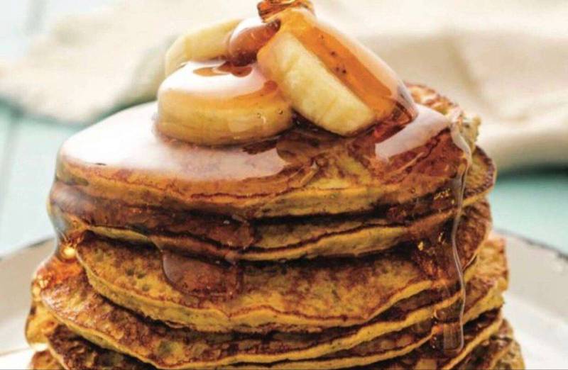 Hot Cakes de avena y plátano para un desayuno rico y saludable