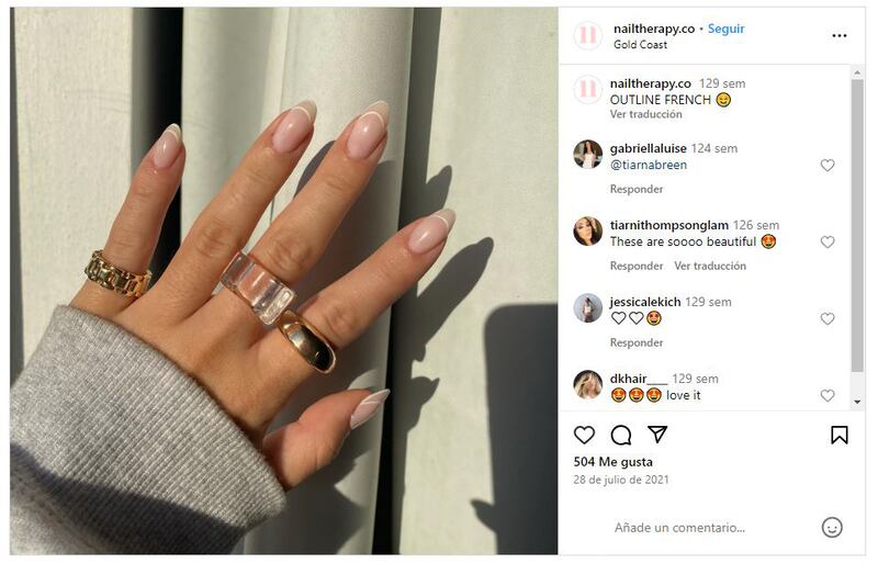 Las uñas minimalistas son ideales para las mujeres finas y elegantes