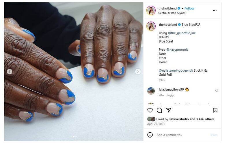 Las acuarianas pueden celebrar la temporada de Acuario con una manicura que refleje el signo