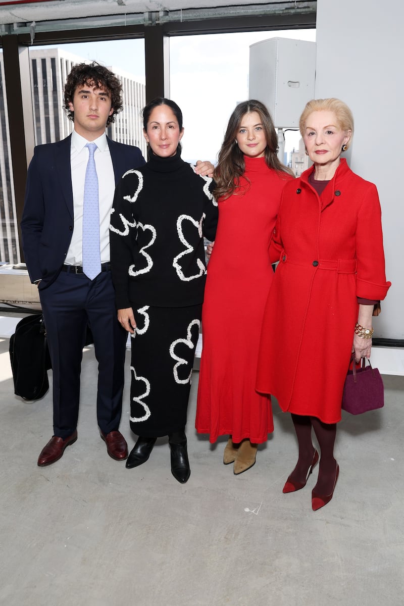 Carolina Herrera con su hija y sus nietos.