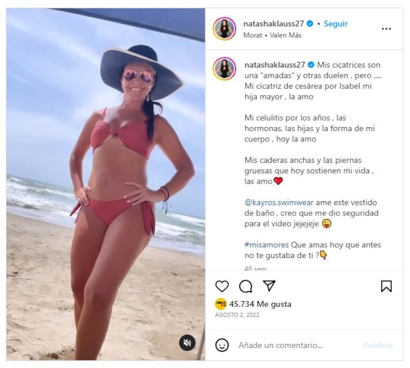 Natasha Klauss tiene una de las colecciones de bikinis más chic