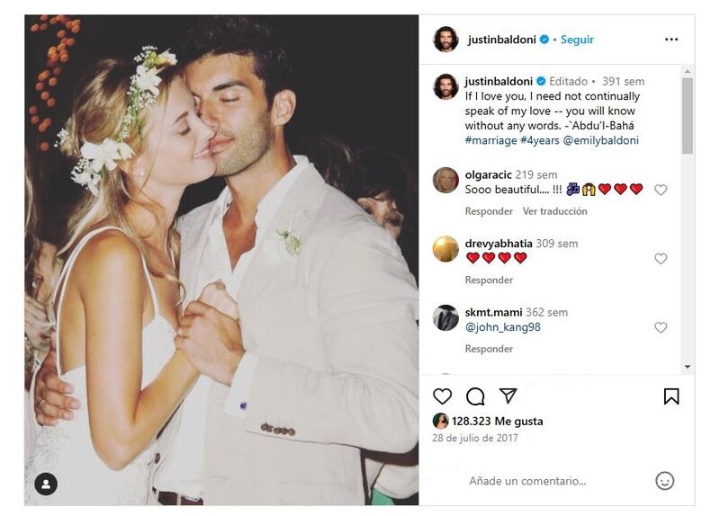 Emily y Justin Baldoni se casaron tras año y medio de noviazgo