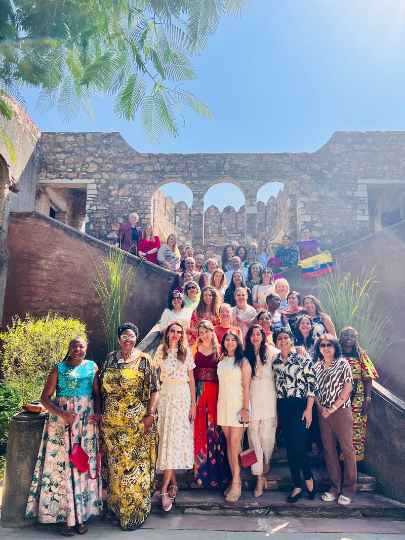 Catalina Cajías, directora del WEF Ecuador junto a mujeres líderes