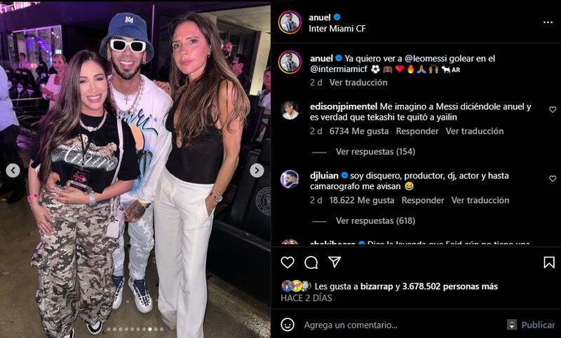 Anuel posó con Victoria Beckham