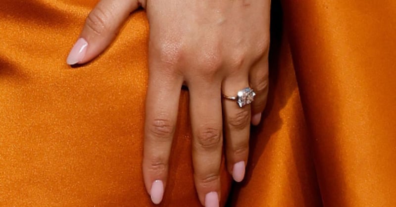 Selena Gomez y Zendaya: la manicura perfecta para recibir el anillo de compromiso