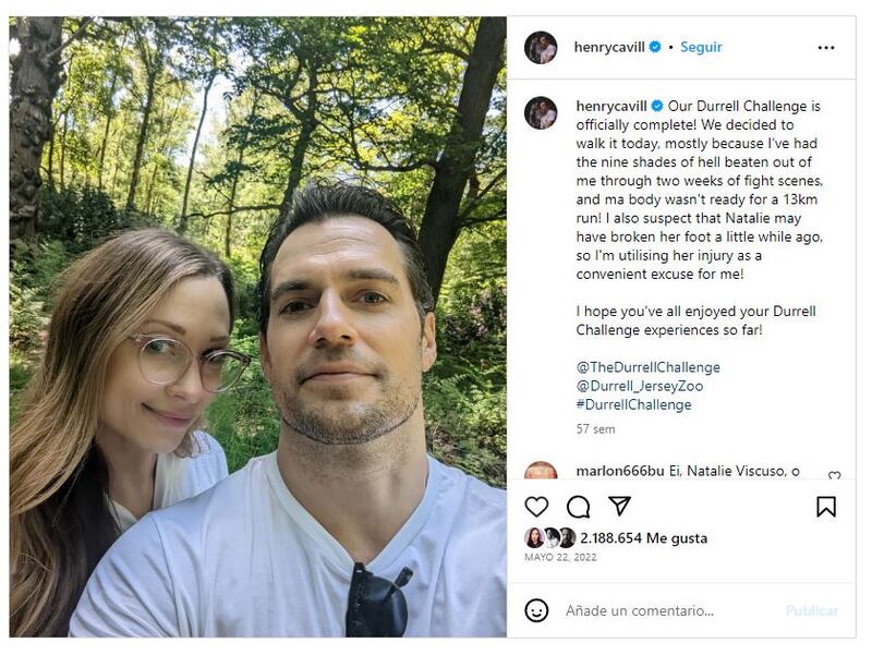 Henry Cavill junto a su novia, Natalie Viscuso