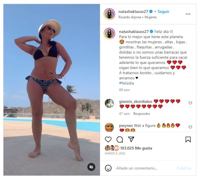 Natasha Klauss tiene una de las colecciones de bikinis más chic