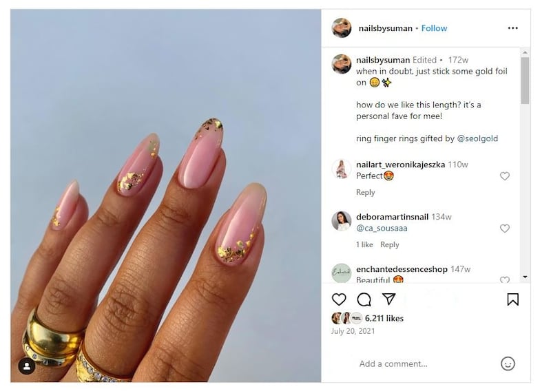 La manicura con hoja de oro es una elección infalible para triunfar en estilo durante la temporada decembrina