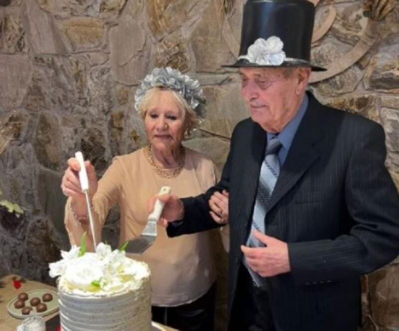 Emilio y Liria durante su boda civil el 22 de julio de 2023