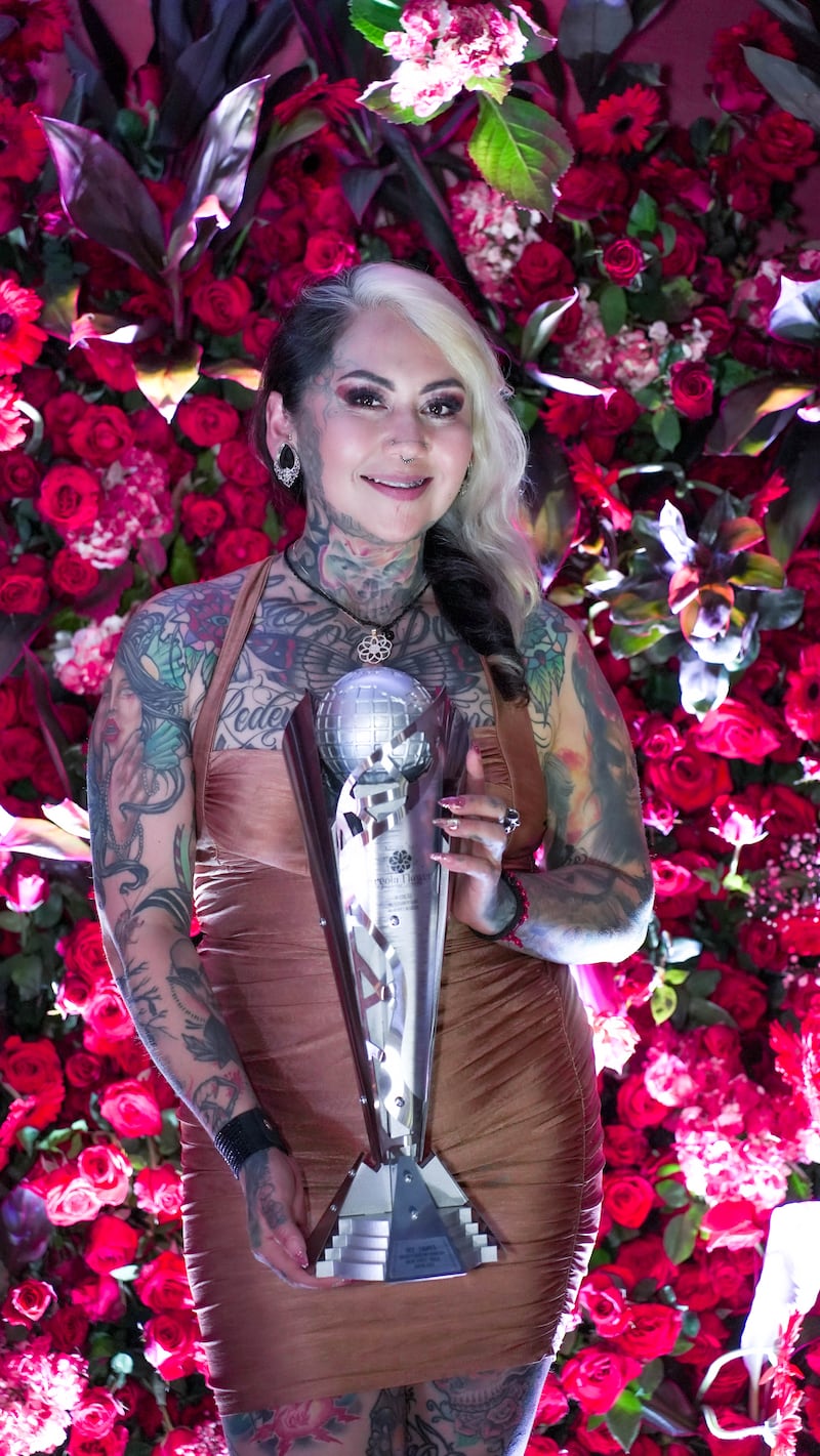 Alexa Espinosa, tatuadora ecuatoriana