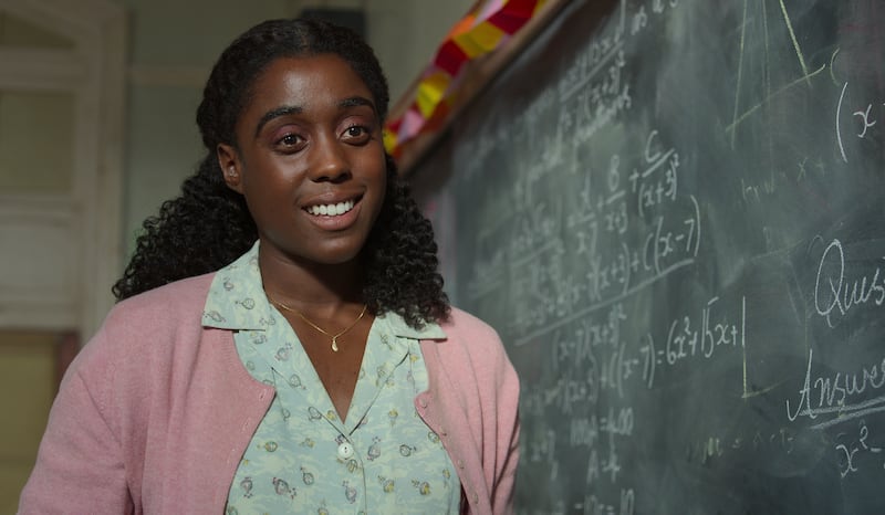 Lashana Lynch es Miss Honey en 'Matilda el musical'