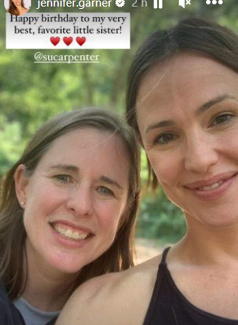 Ella es la hermosa y humilde hermana menor de Jennifer Garner