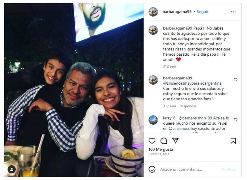 Dagoberto Gama junto a sus hijos menores