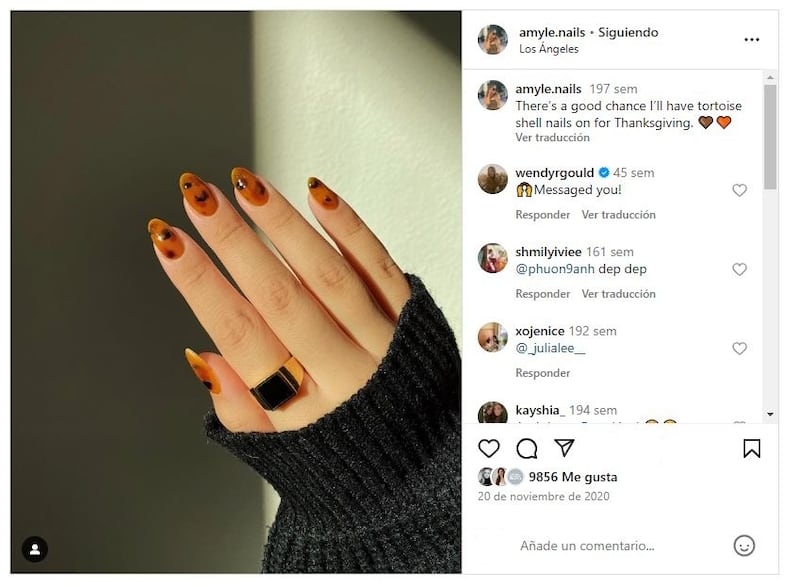 La manicura 'tortoise shell' es una de las más elegantes y clásicas del otoño