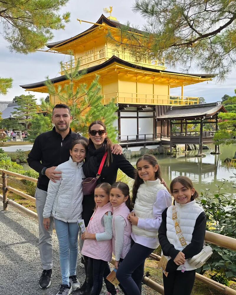 Jacky Bracamontes presumió sus vacaciones familiares en Japón.