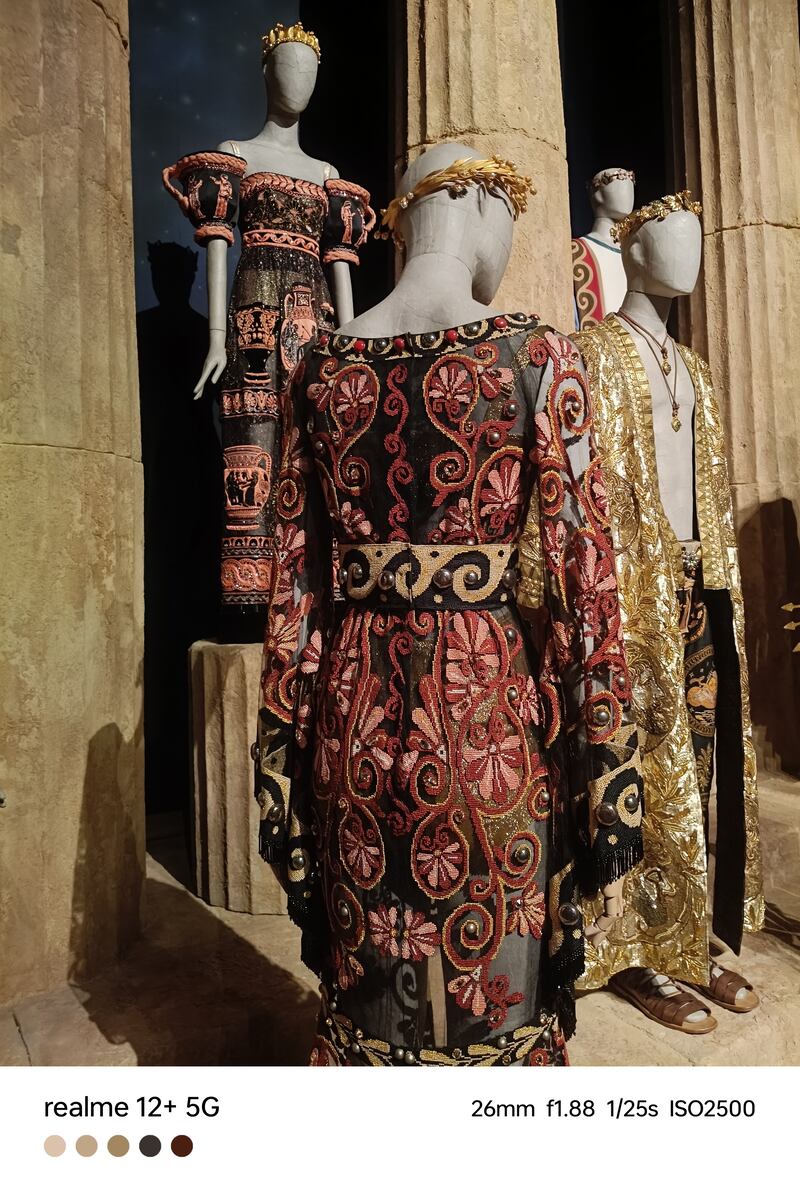 Influencias grecorromanas en 'Dolce & Gabbana: del corazón a las manos'.