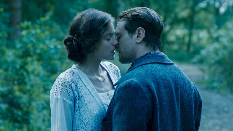 El amante de Lady Chatterley, la película erótica que es furor en Netflix