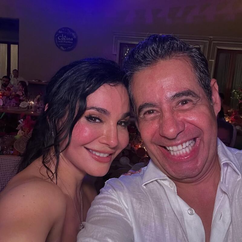 Yordi Rosado y Martha Higareda