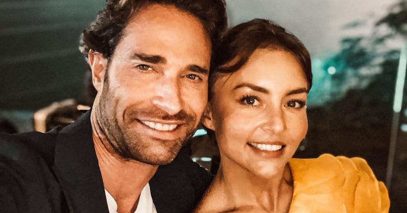 Sebastián Rulli reveló su secreto para mantener su relación a flote con Angelique Boyer aún en el trabajo.