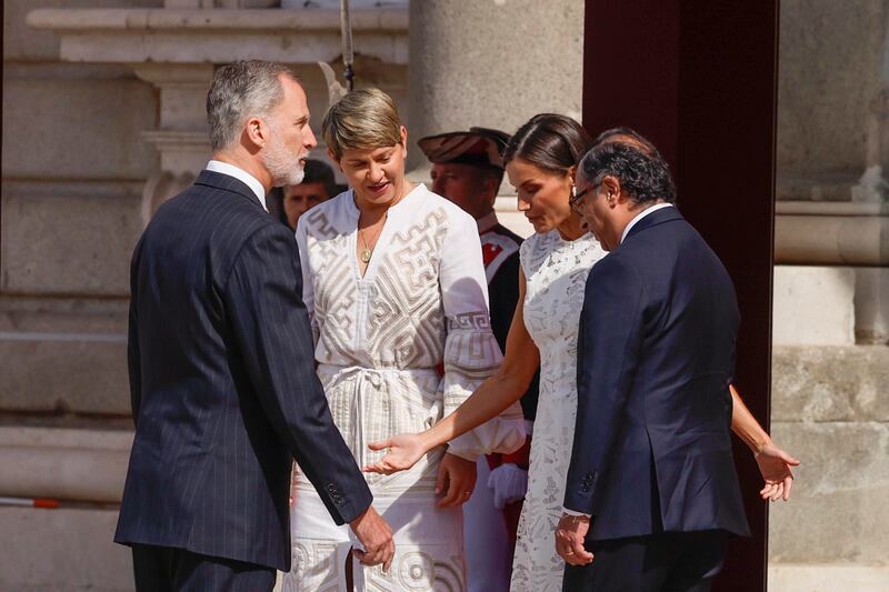 Gustavo Petro llevó regalos a los reyes de España, esto podría costar la joya