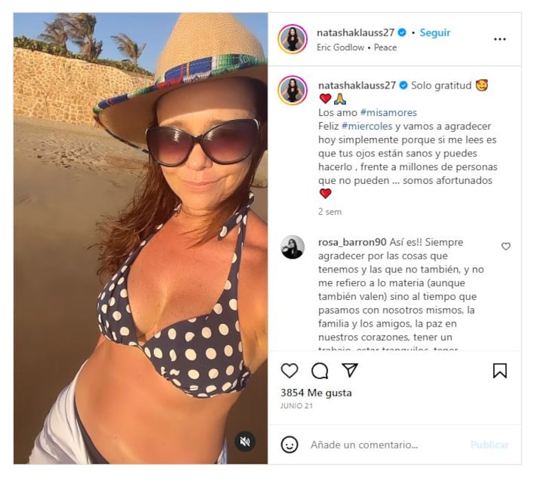 Natasha Klauss tiene una de las colecciones de bikinis más chic