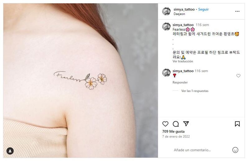 Los tatuajes de flor minimalista actualmente gozan de gran popularidad