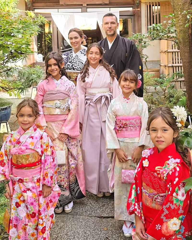 Jacky Bracamontes viaja a Japón junto a su familia.