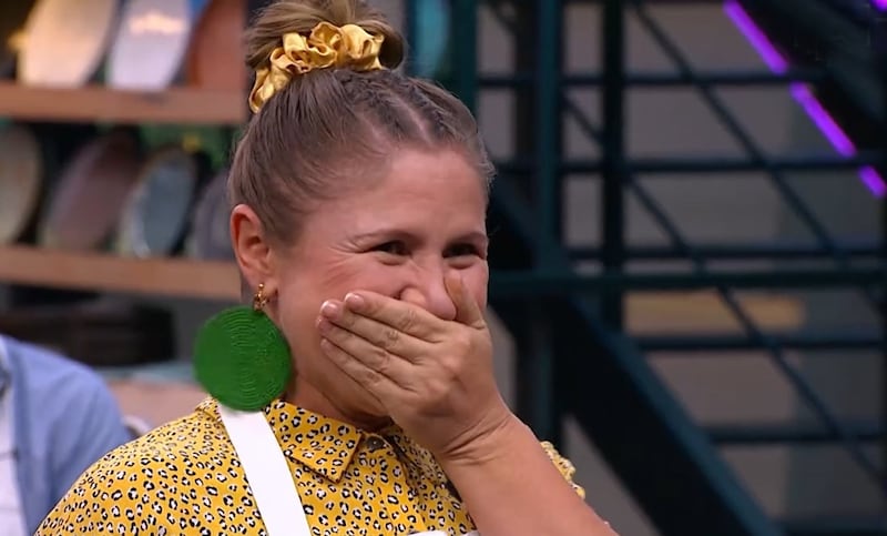 La comediante Vicky Berrío no se pudo resistir a sus encantos y salió con sus ocurrencias en pleno reto en 'MasterChef Colombia'