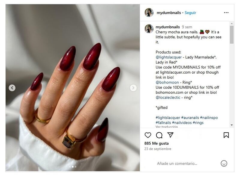 Las uñas 'cherry mocha' son elegantes y perfectas para las fiestas decembrinas