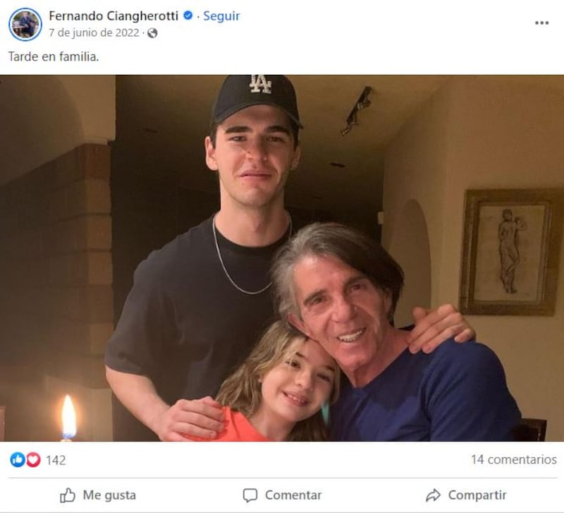 Fernando Ciangherotti no pierde la ocasión para presumir a sus hijos