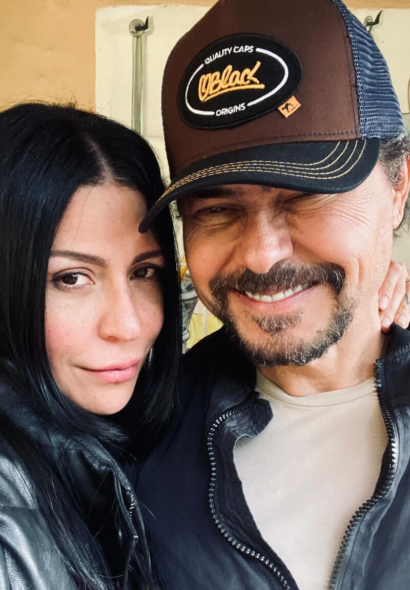 Lucho Velasco junto a su esposa, Verónica Muñoz